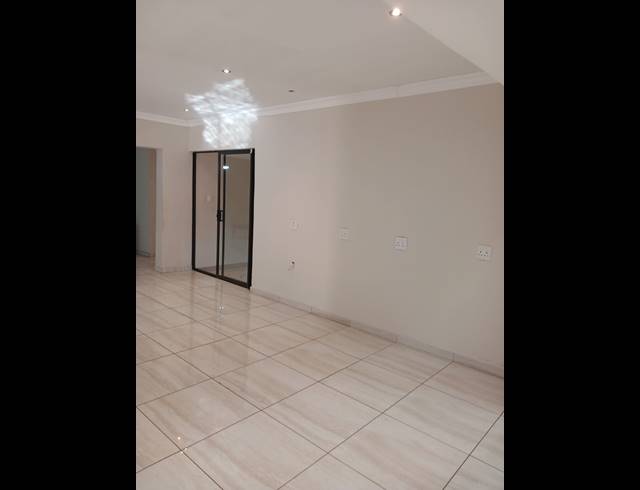 4 BEDROOM FREEHOLD FOR SALE IN HENLEY ON KLIP
